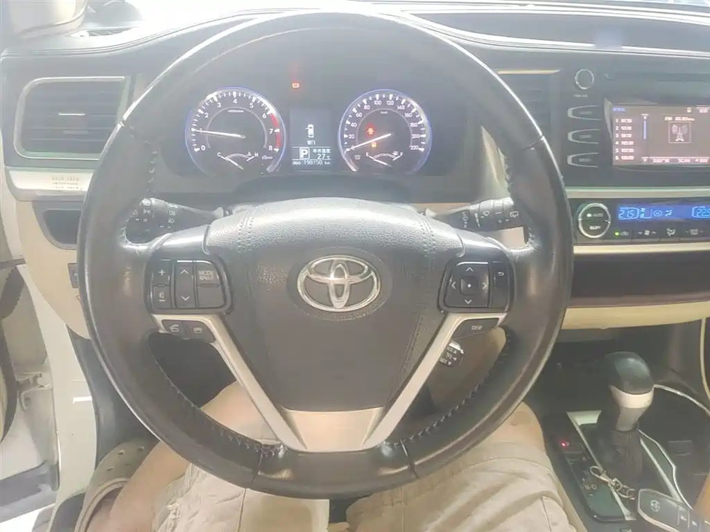 Toyota Highlander 2016 — фото 11