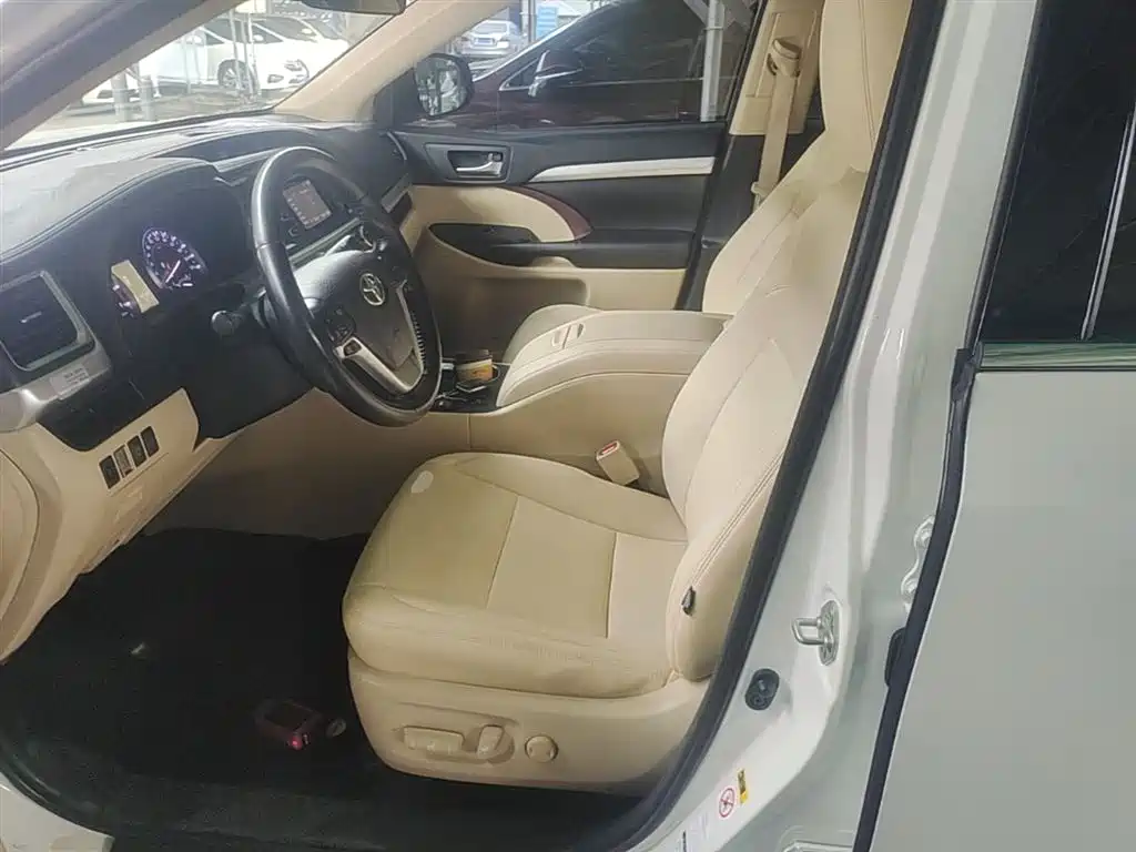 Toyota Highlander 2016 — фото 15