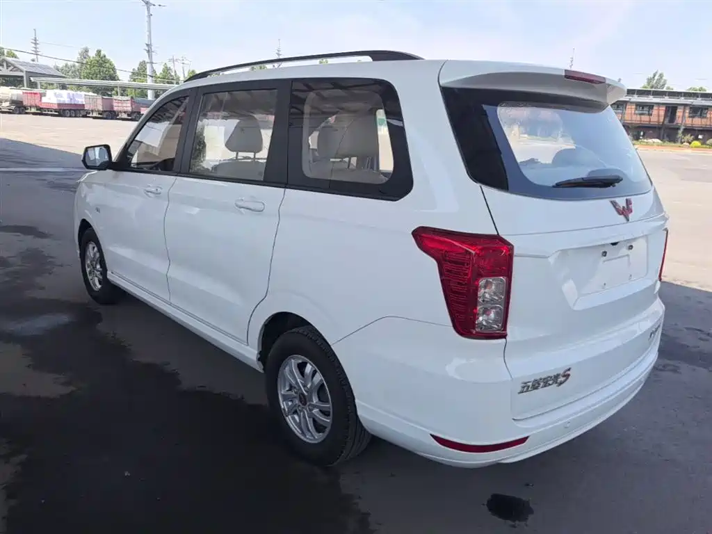 Wuling Hongguang 2019 — фото 5
