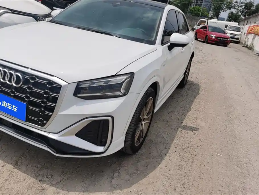 Audi Q2L 2024