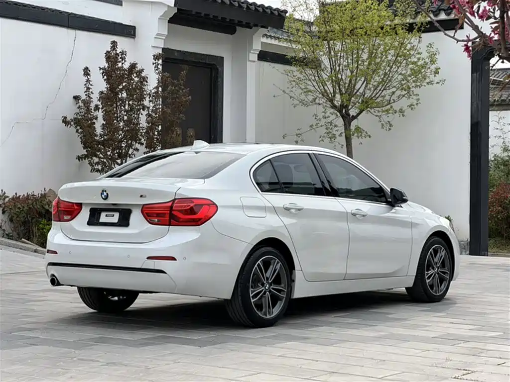 BMW 1 Series 2019 — фото 22
