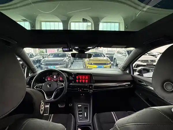 Volkswagen Golf 2022