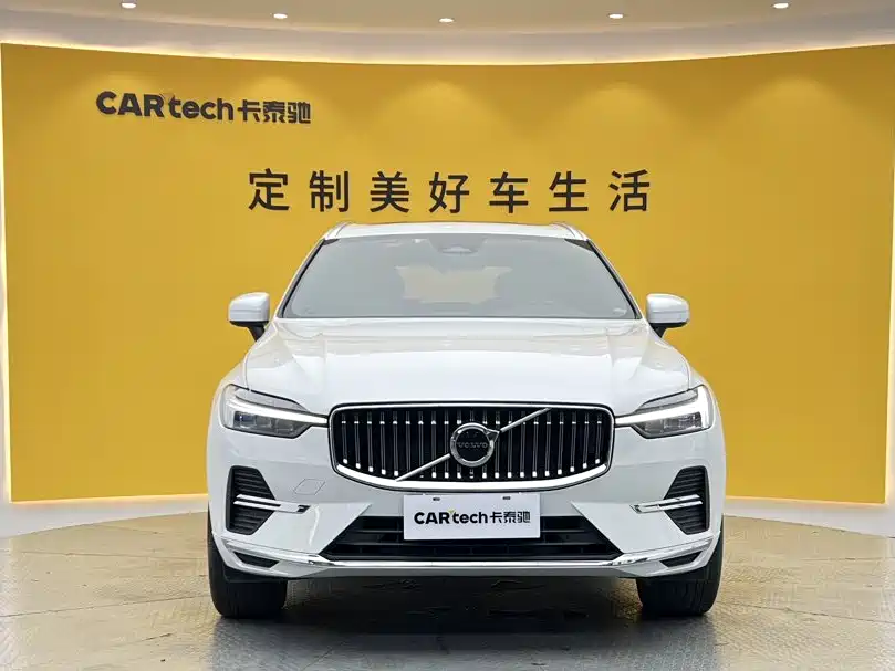 Volvo XC60 2022 — фото 3