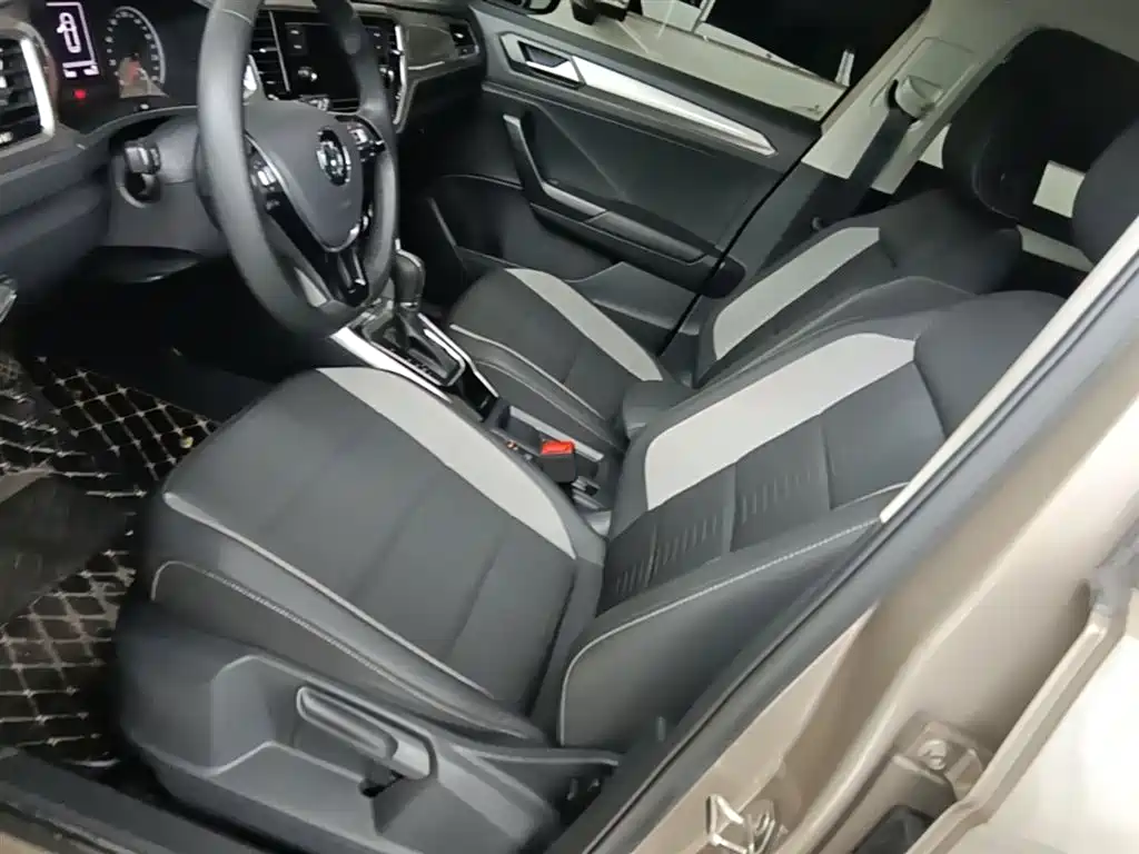 Volkswagen T-Roc 2019 — фото 15