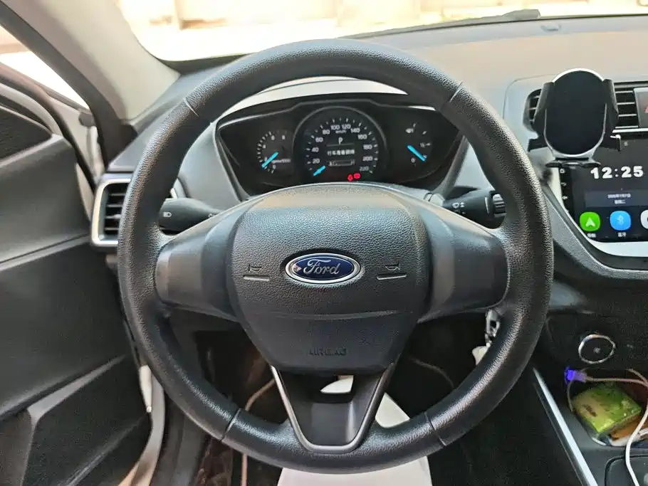 Ford Escort 2019 — фото 15