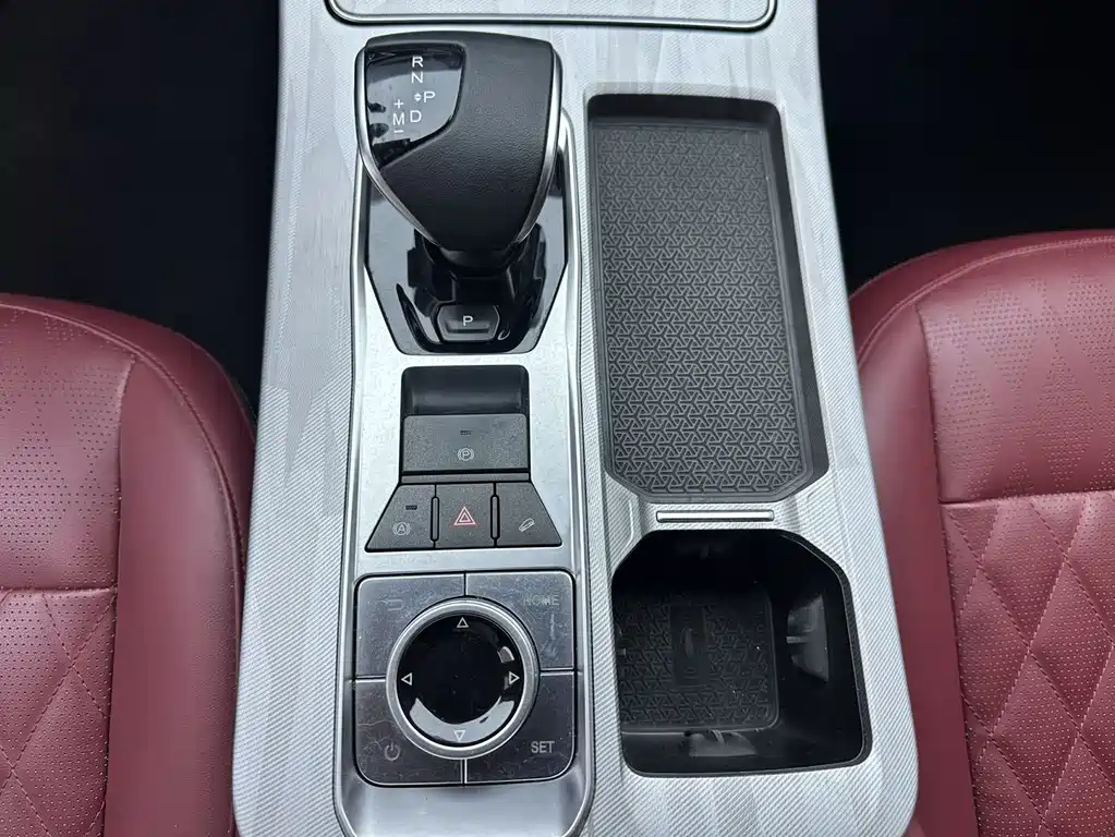 Jetour X70 PLUS 2023 — фото 15