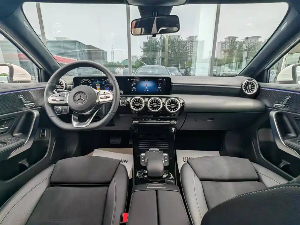 Mercedes-Benz A-Class 2023 — фото 16