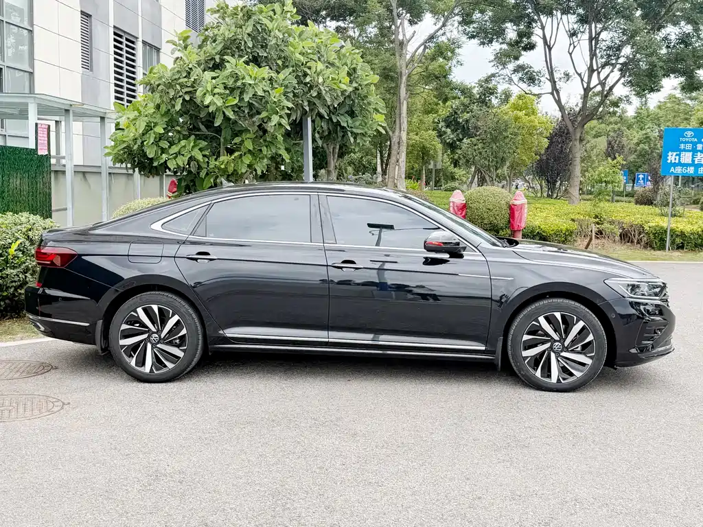 Volkswagen Passat 2025 — фото 12