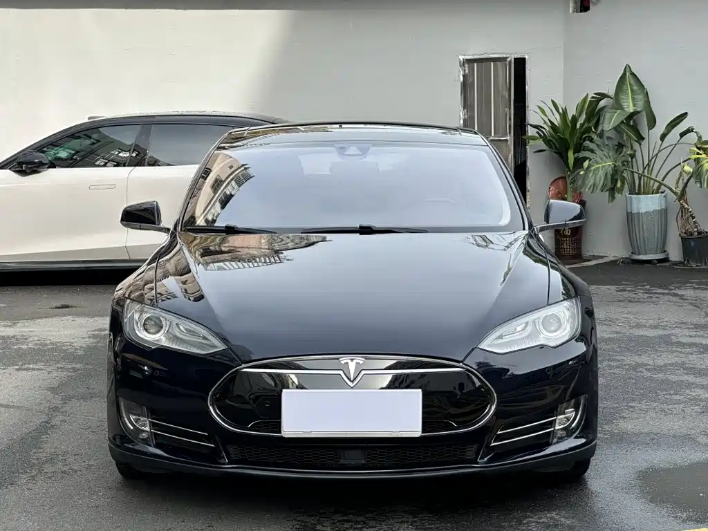 Tesla Model S 2016 — фото 2