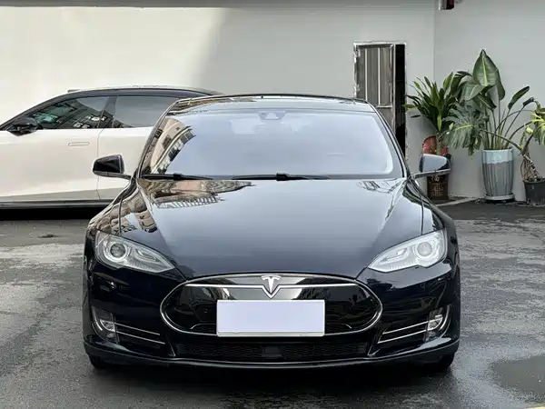 Tesla Model S 2016