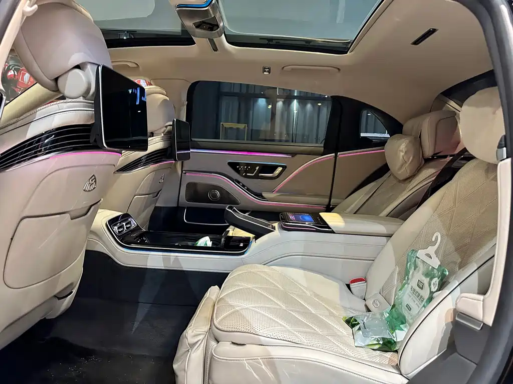 Mercedes-Benz Maybach S-Class 2022 — фото 10