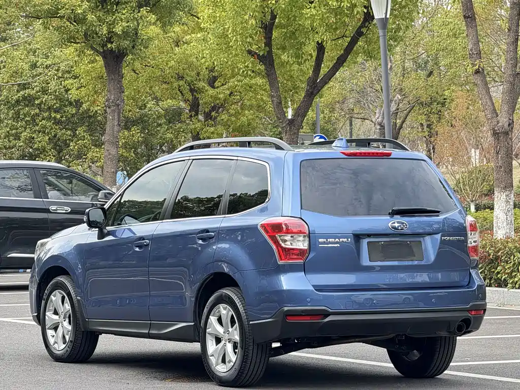 Subaru Forester 2014 — фото 4