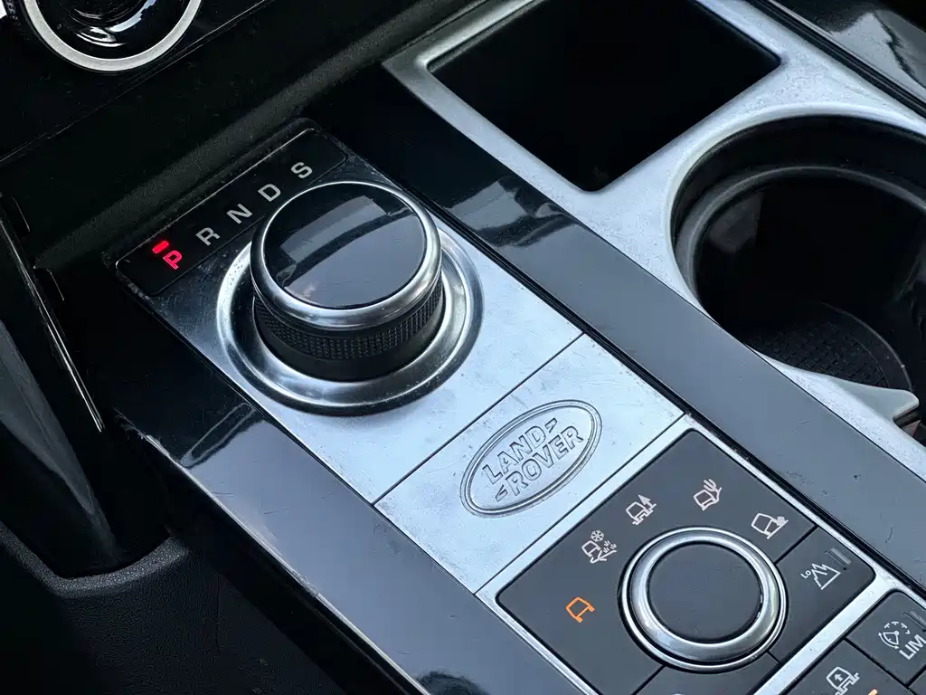 Land Rover Discovery 2018 — фото 15
