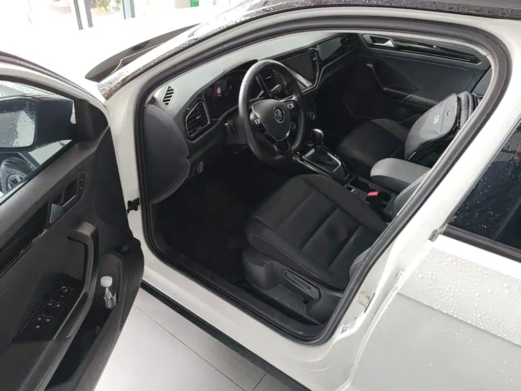 Volkswagen T-Roc 2021 — фото 16