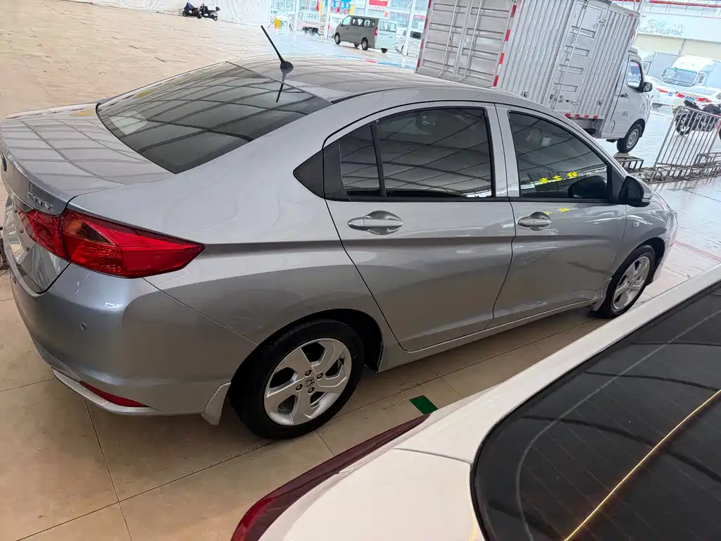 Honda City 2017 — фото 11