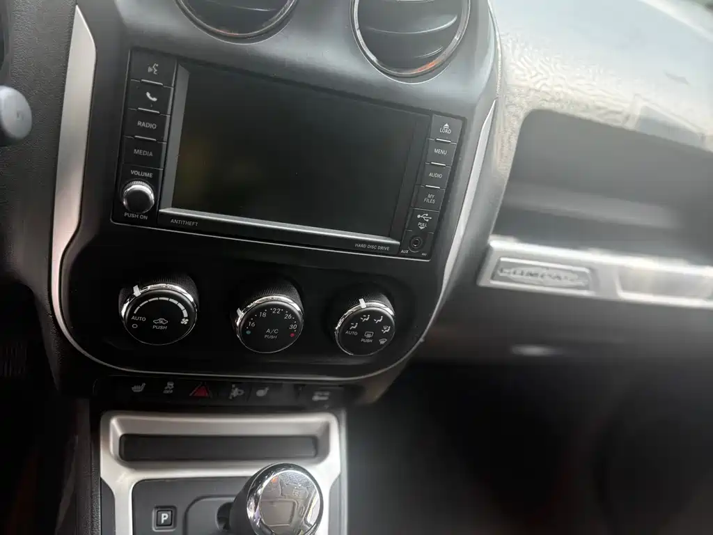 Jeep Compass 2014 — фото 9