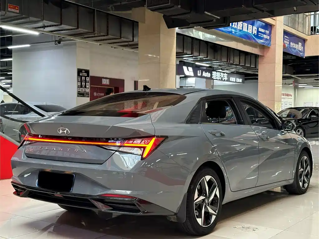 Hyundai Elantra 2021