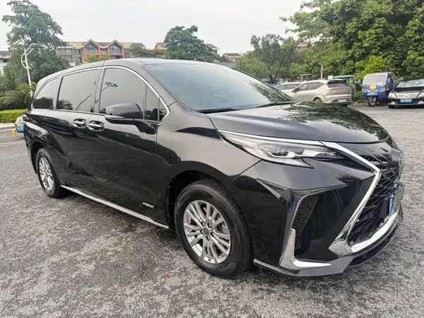 Toyota Sienna 2023