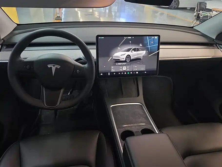 Tesla Model Y 2024 — фото 12
