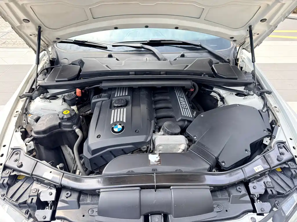 BMW 3 Series 2012 — фото 24