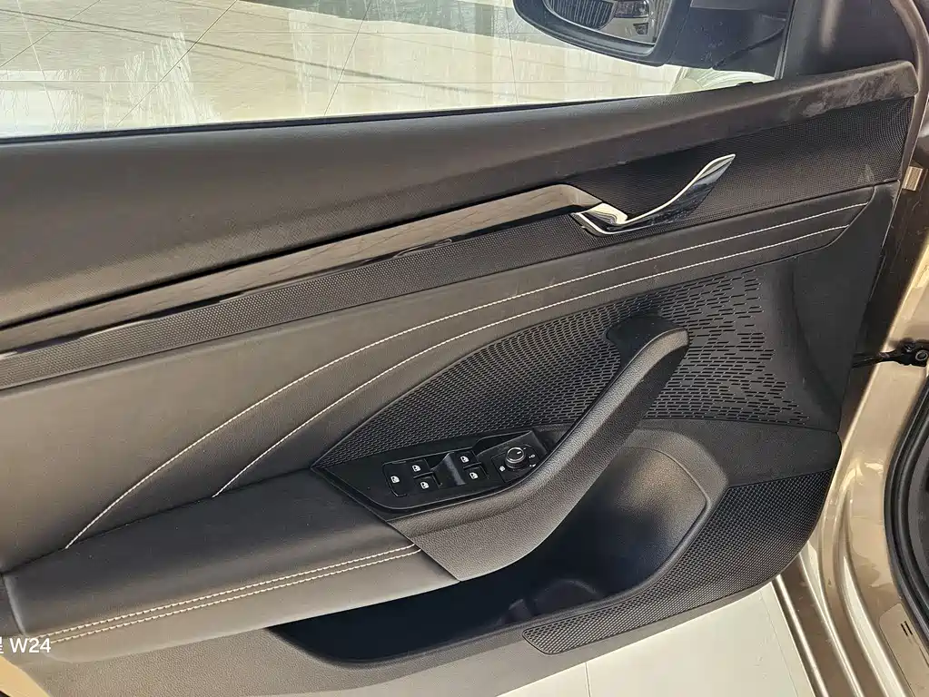 Skoda Octavia 2022 — фото 15