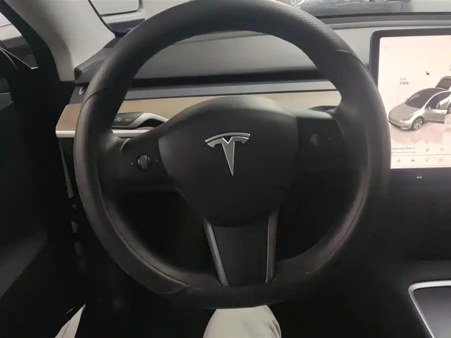 Tesla Model Y 2022 — фото 15