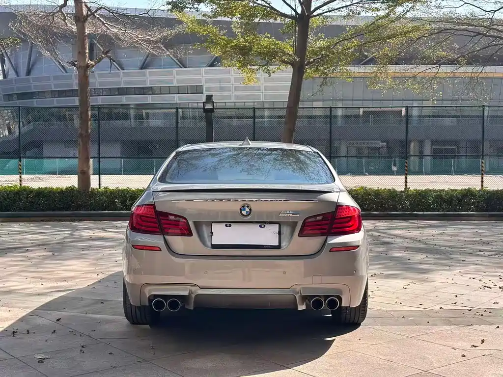 BMW 5 Series 2013 — фото 18