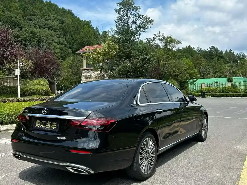 Mercedes-Benz E-Class 2022