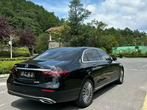 Mercedes-Benz E-Class 2022