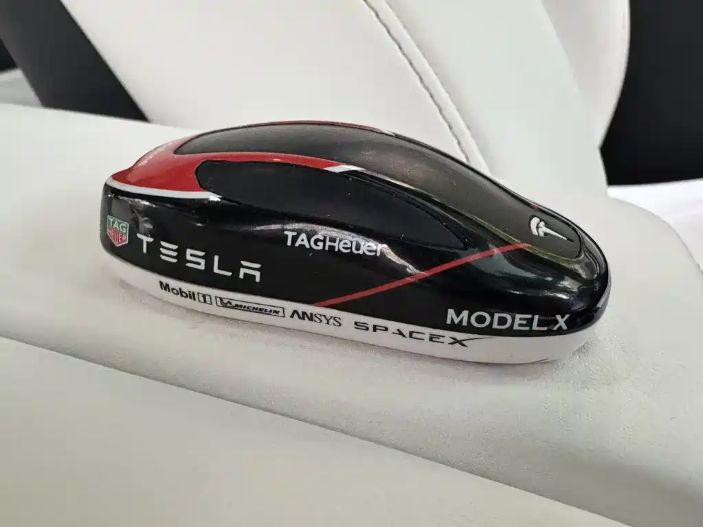 Tesla Model X 2018 — фото 19
