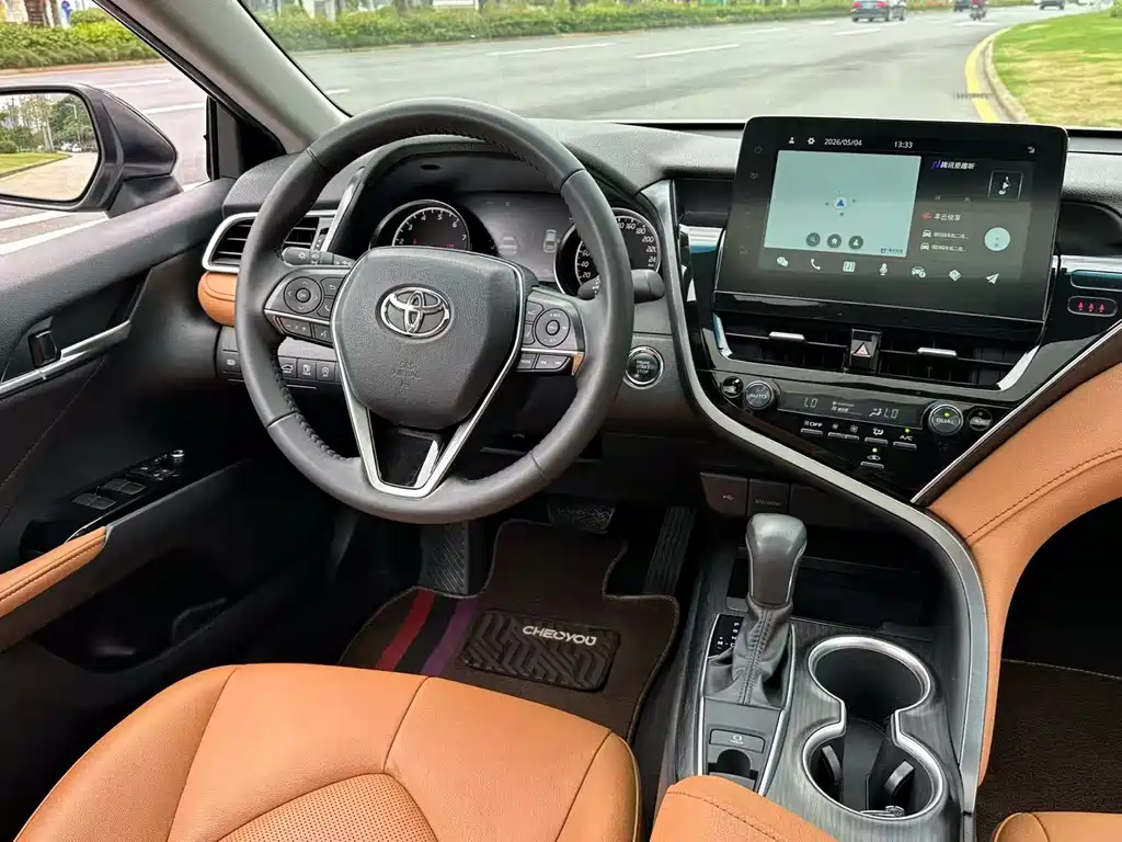 Toyota Camry 2022 — фото 9