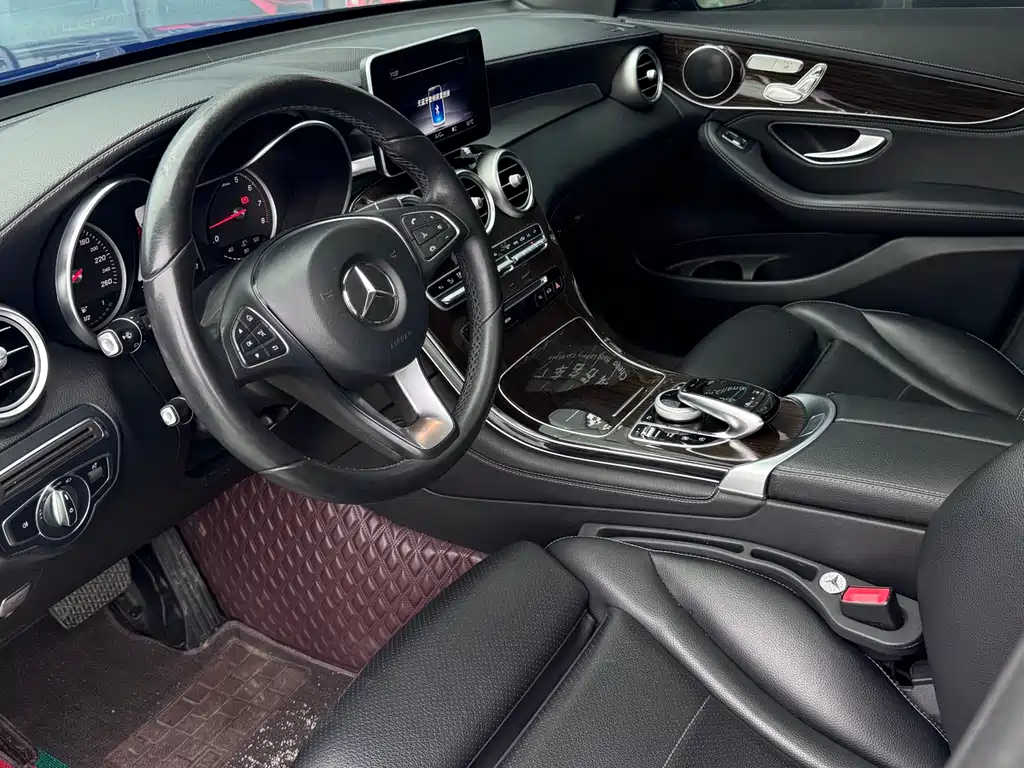 Mercedes-Benz GLC 2018 — фото 10