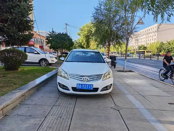 Hyundai Yuedong 2011