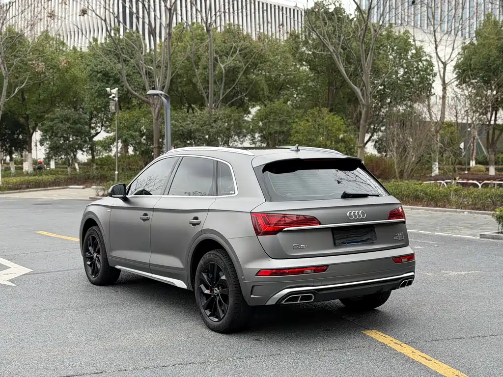 Audi Q5L 2022 — фото 14