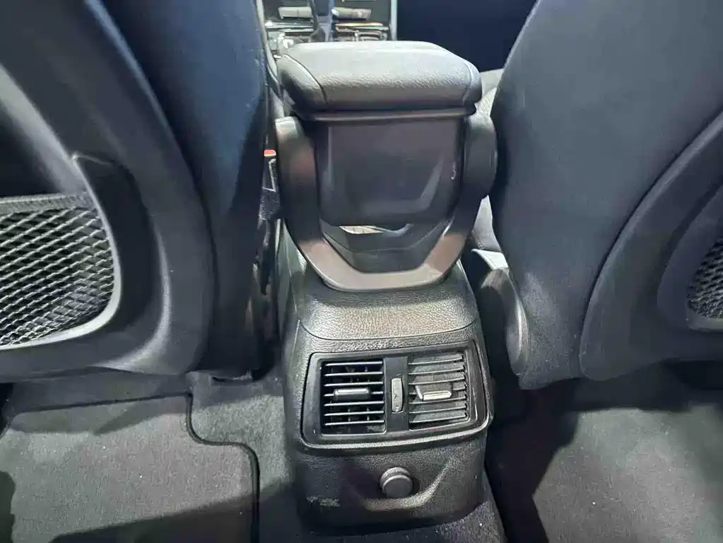 BMW 2 Series Active Tourer 2015 — фото 11