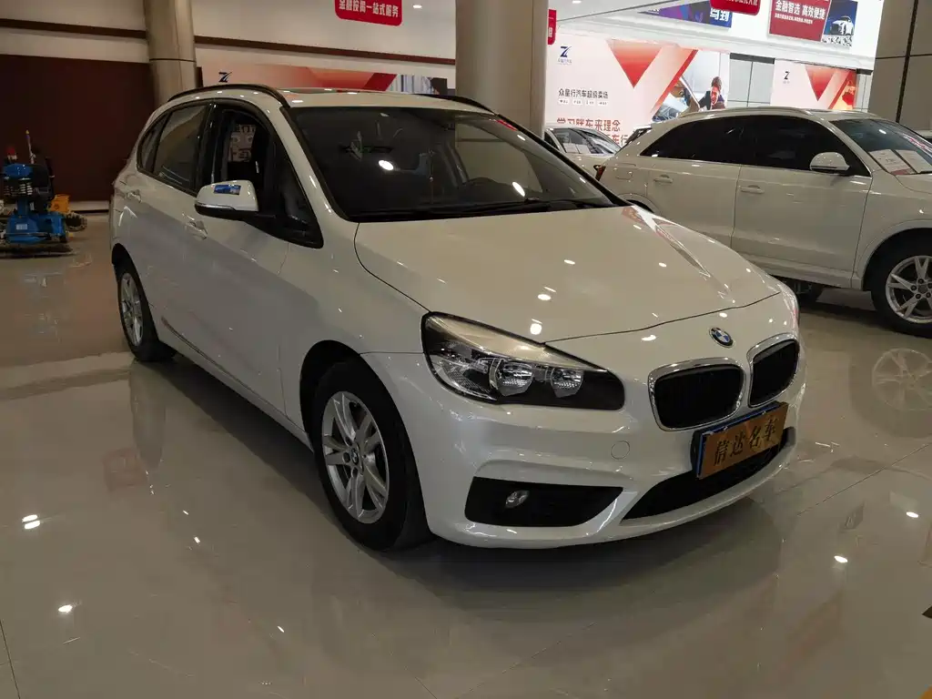 BMW 2 Series Active Tourer 2015 — фото 3