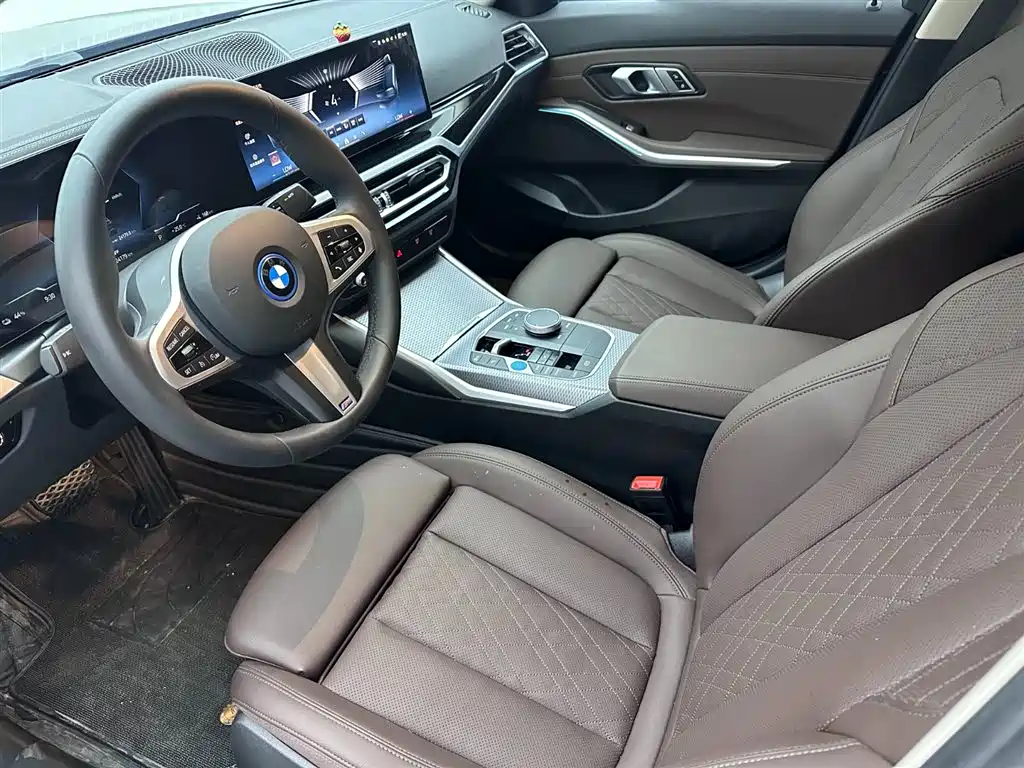 BMW i3 2024 — фото 8