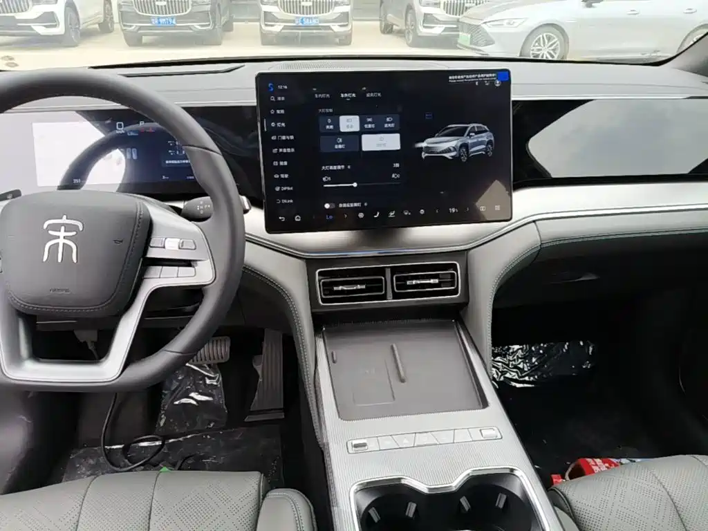 BYD L DM-i 2026 — фото 13