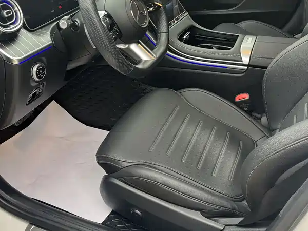 Mercedes-Benz C-Class 2024