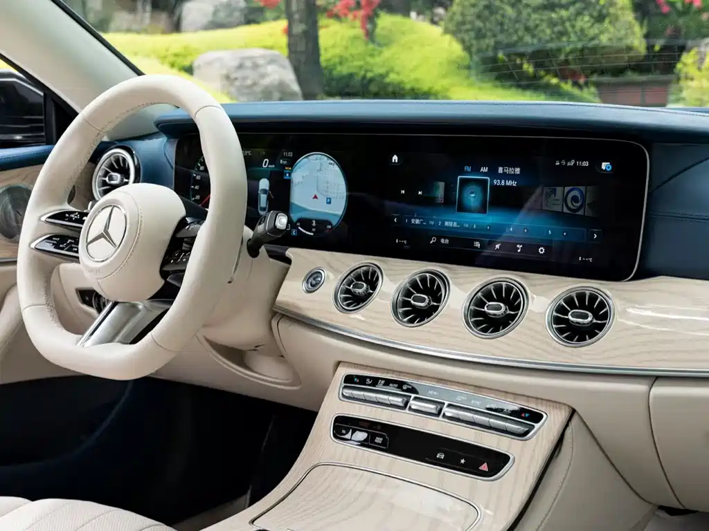 Mercedes-Benz E-Class 2023 — фото 7