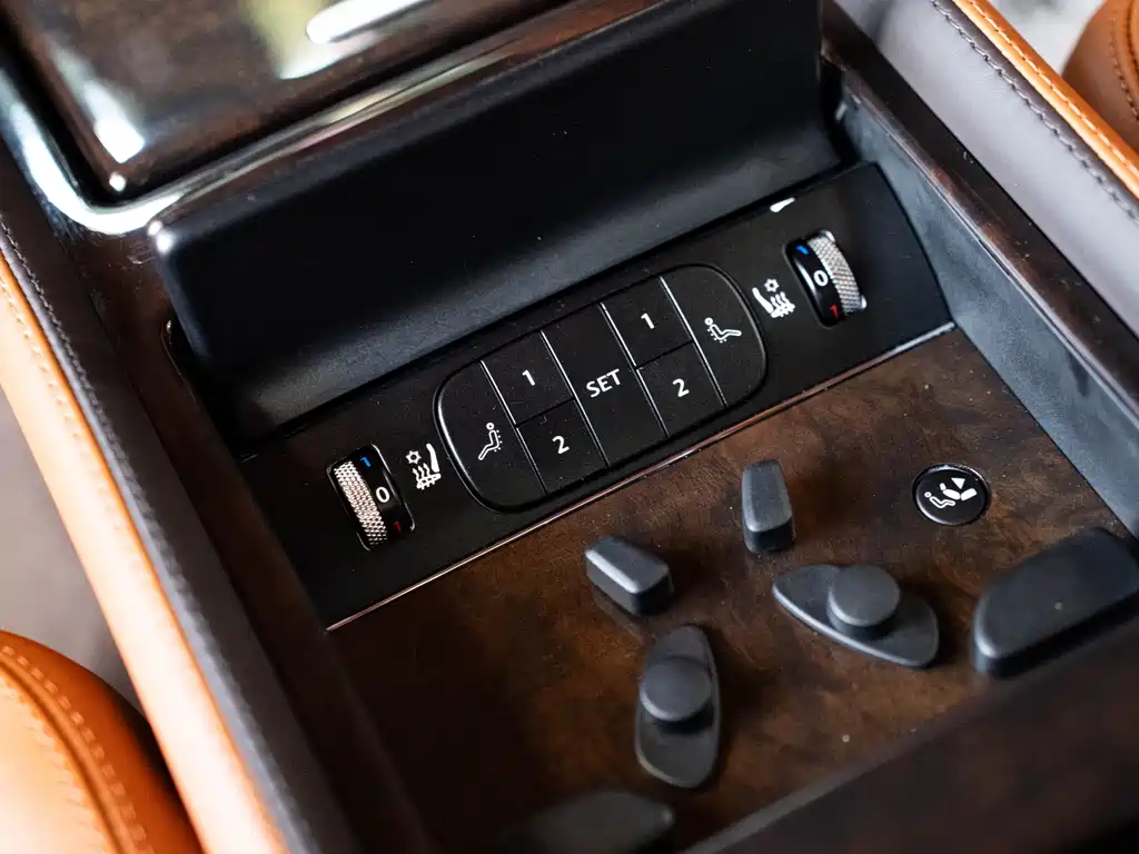 Bentley Flying Spur 2012 — фото 29