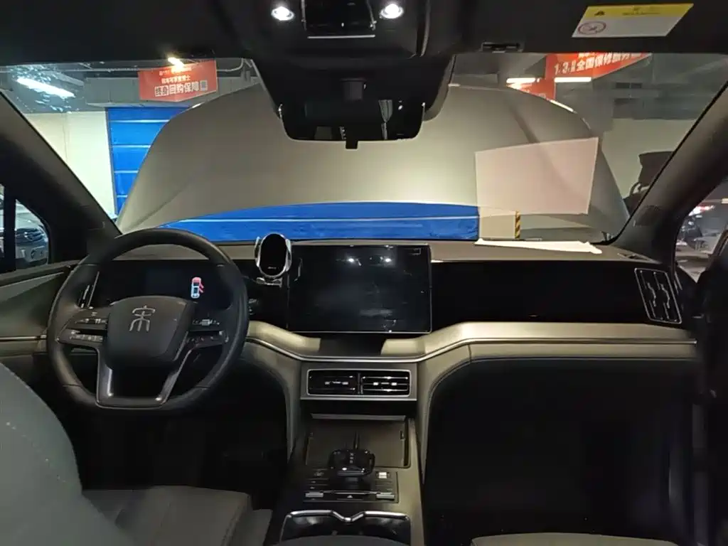 BYD L DM-i 2025 — фото 10