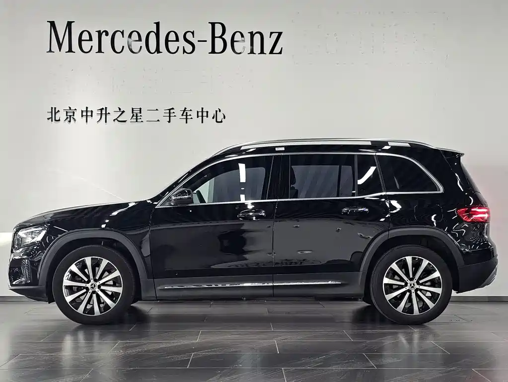Mercedes-Benz GLB 2024 — фото 2