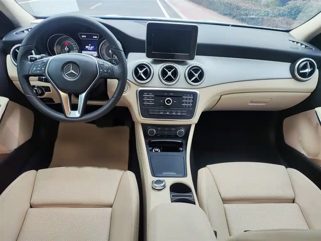 Mercedes-Benz GLA 2016 — фото 12