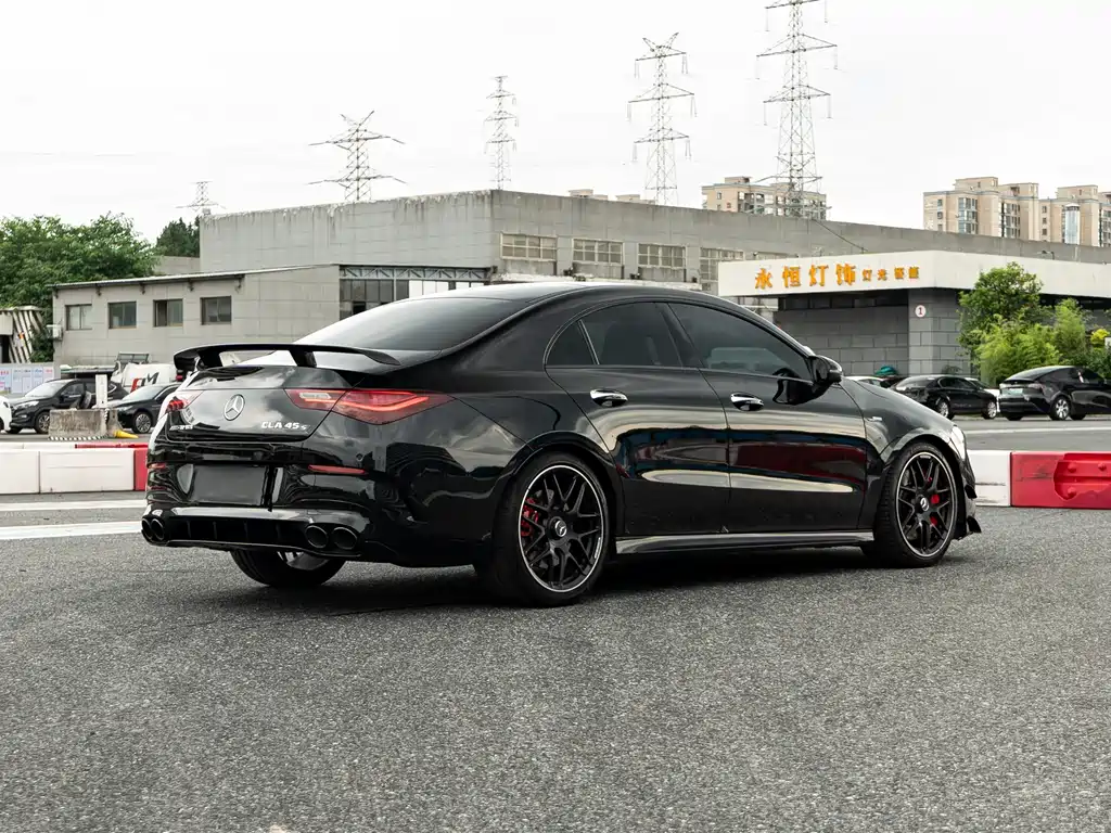 Mercedes-Benz CLA AMG 2024 — фото 4
