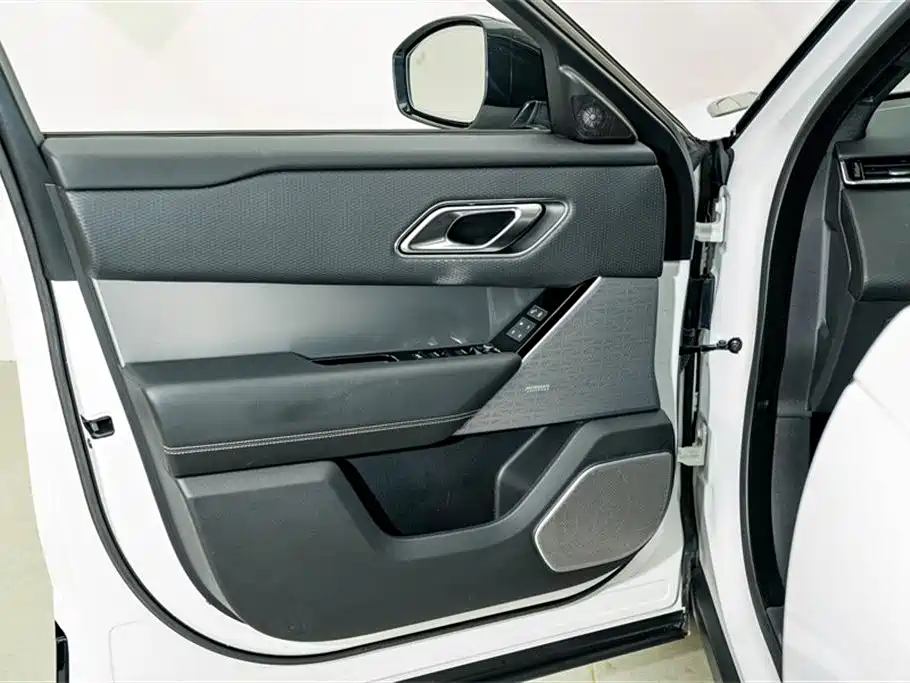 Land Rover Velar 2018 — фото 16