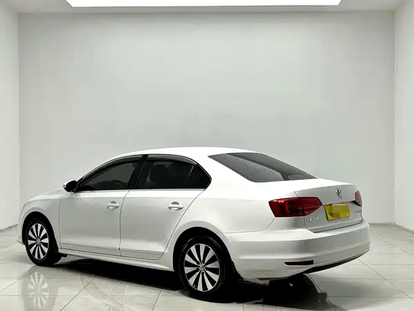 Volkswagen Sagitar 2018