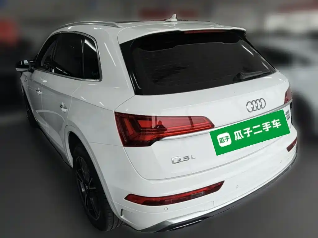 Audi Q5L 2023 — фото 9