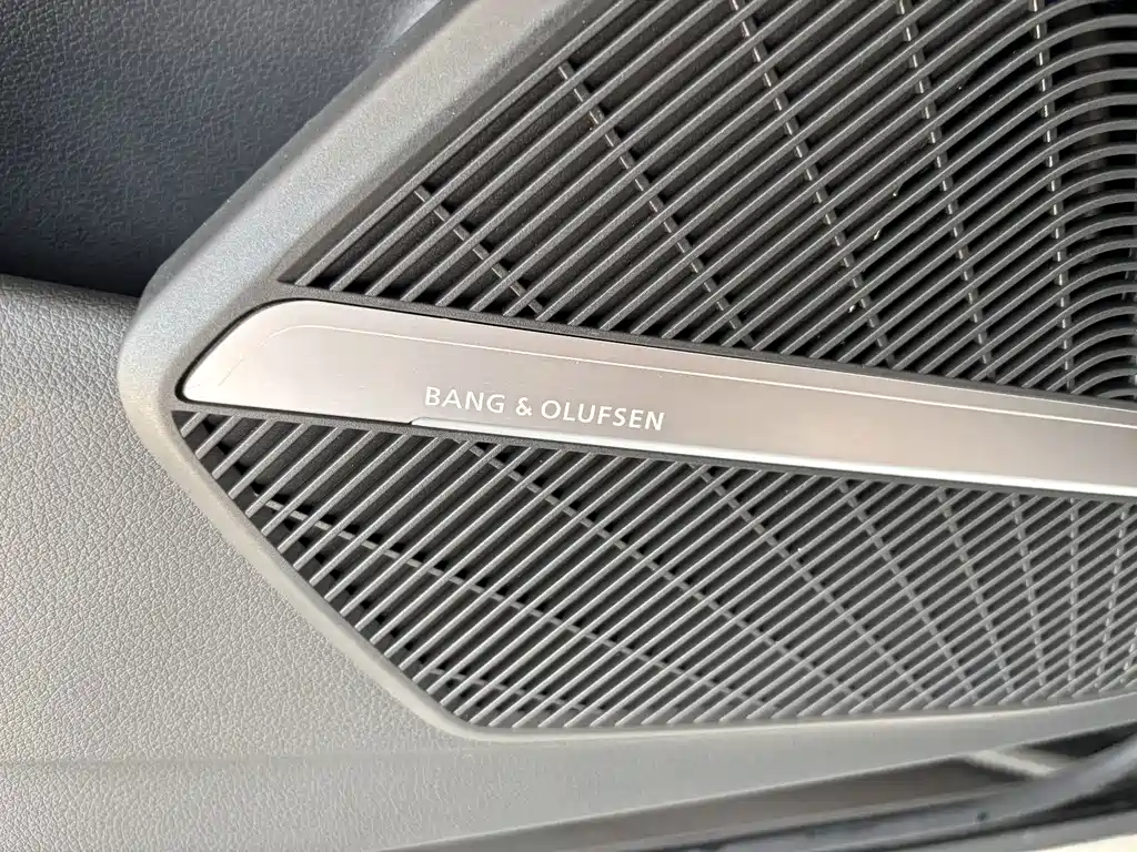 Audi Q5L 2025 — фото 9