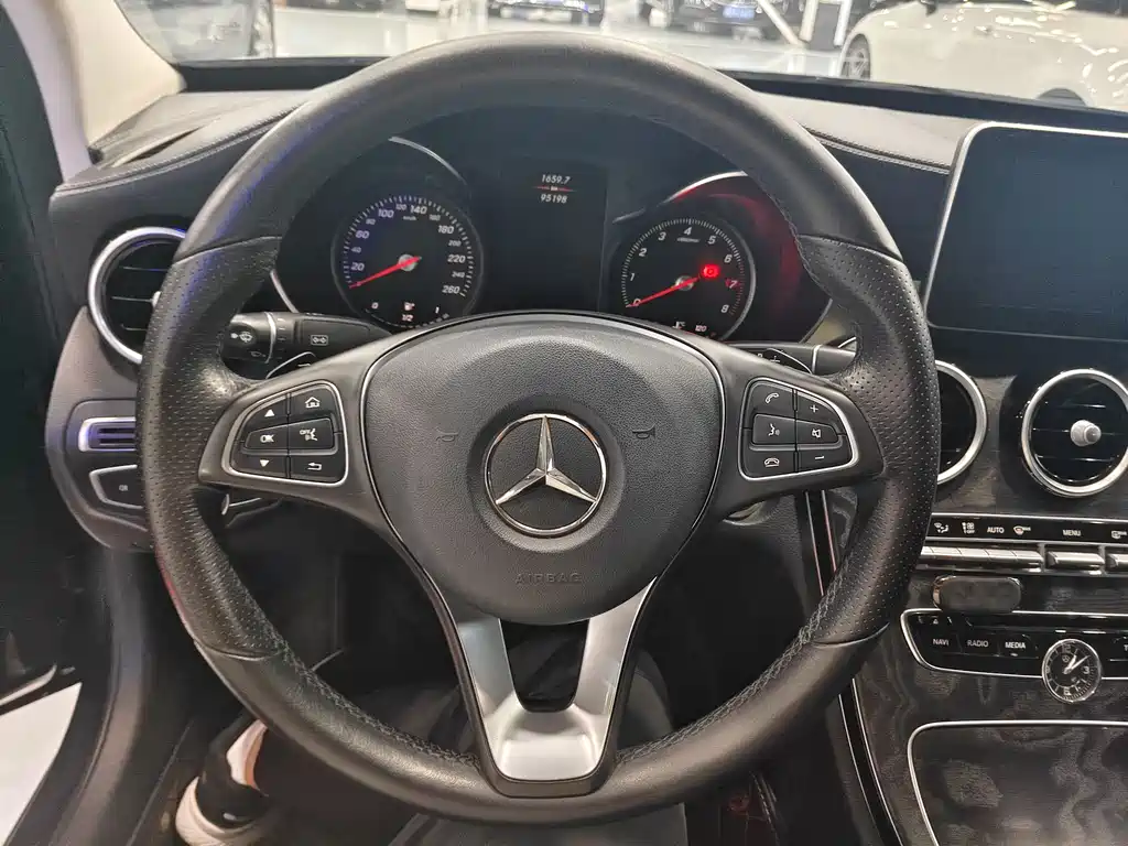 Mercedes-Benz C-Class 2018 — фото 7